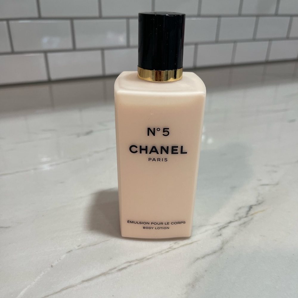 Chanel no 5 both lotion 6.8 oz 99% full